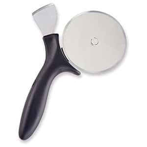 pampered chef pizza and crust cutter