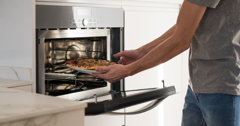 what is the difference between a halogen oven and a microwave oven