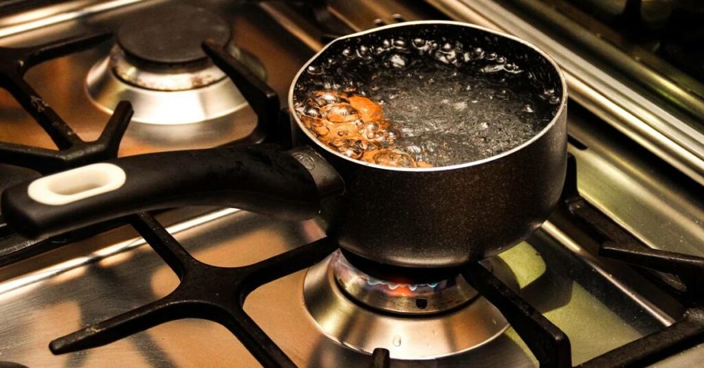 can you boil water in cast iron cookware