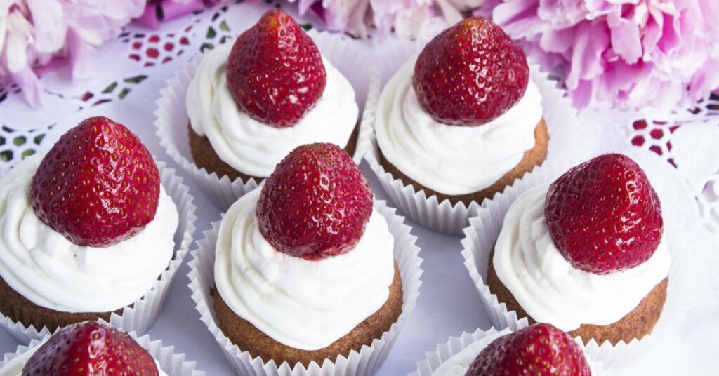 how to make strawberry cupcakes with strawberry cake mix