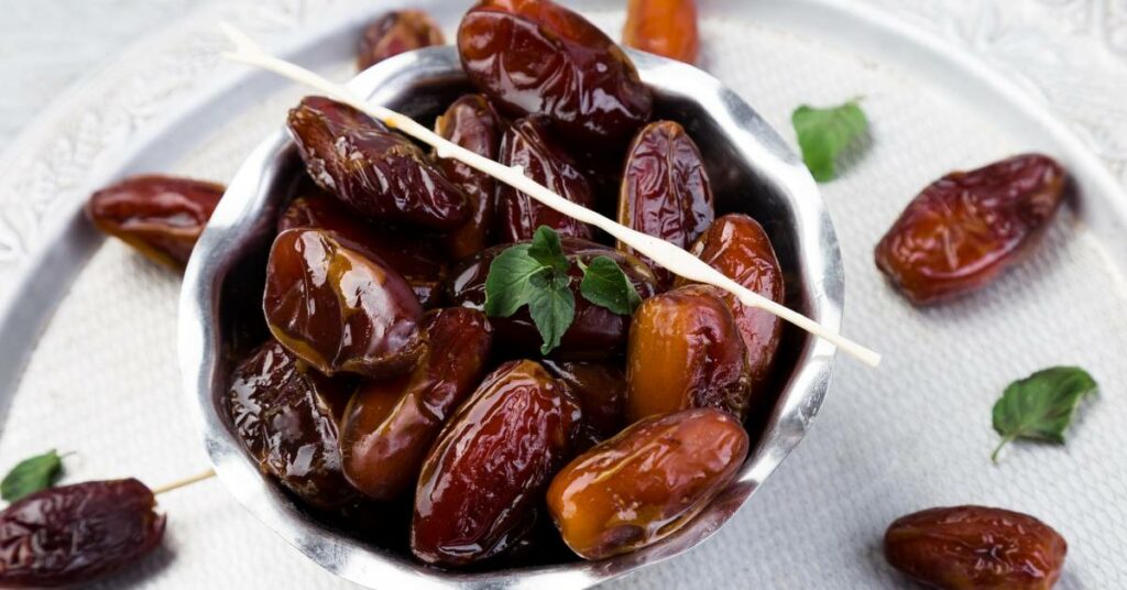where to find dates in grocery store