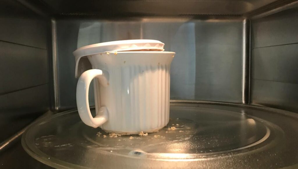 Can You Put Porcelain Mugs in the Microwave