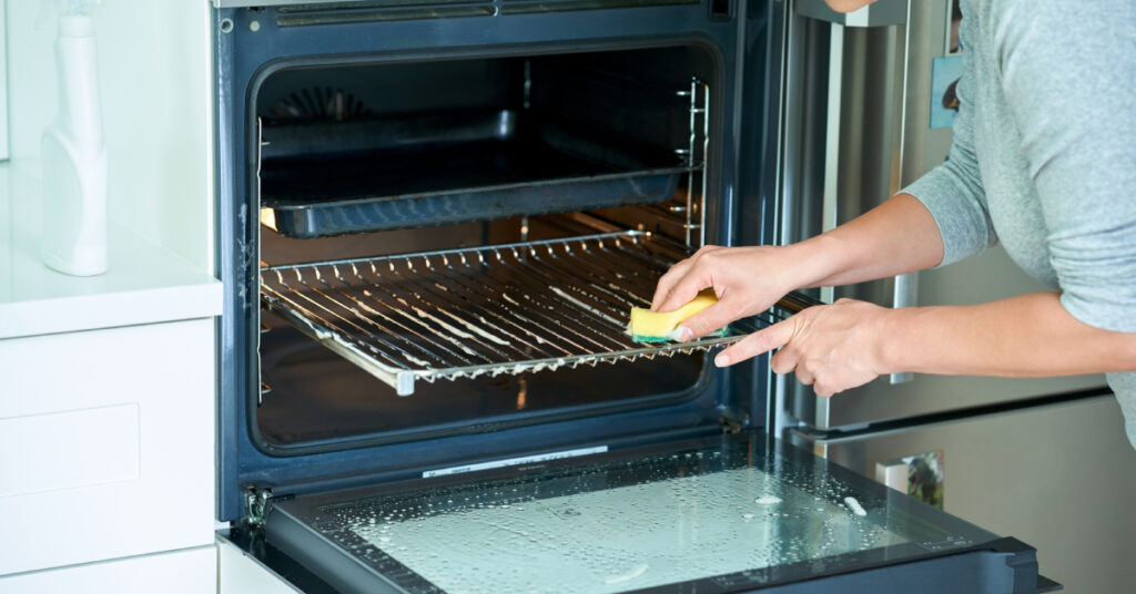 how to clean and maintain your microwave oven